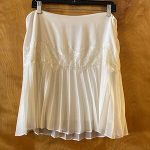 Express skirt (never worn)